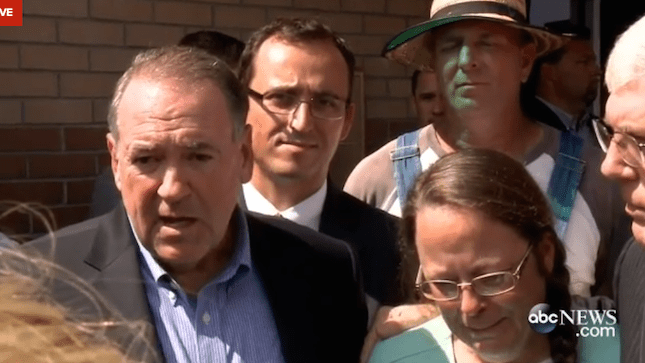 Mike Huckabee, Kim Davis