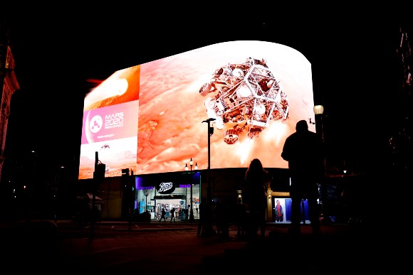 Mars touchdown shown on billboard