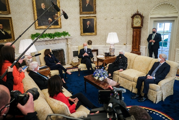 President Biden leads an Oval Office meeting