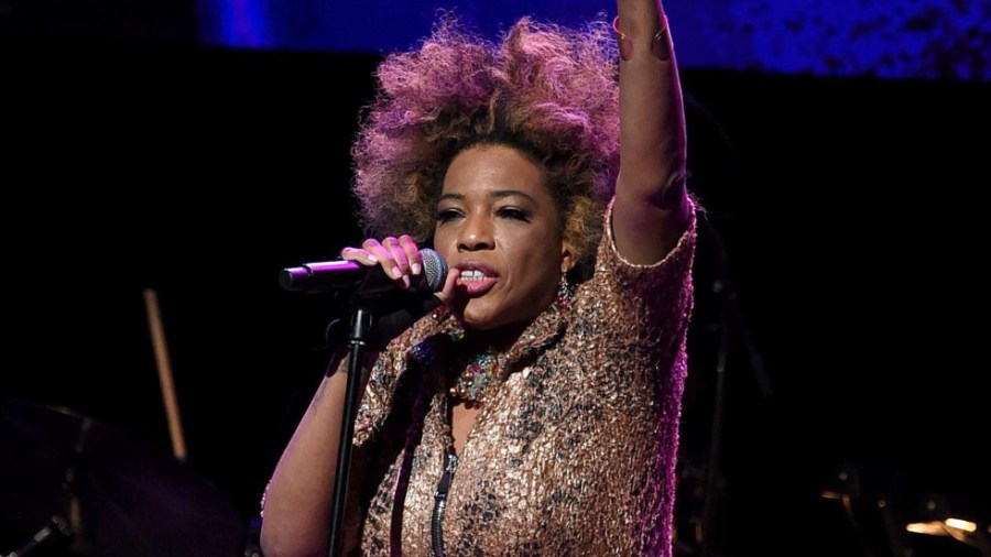 Macy Gray performs on stage during the Fourth Annual LOVE ROCKS NYC benefit concert for God's Love We Deliver in March 2020