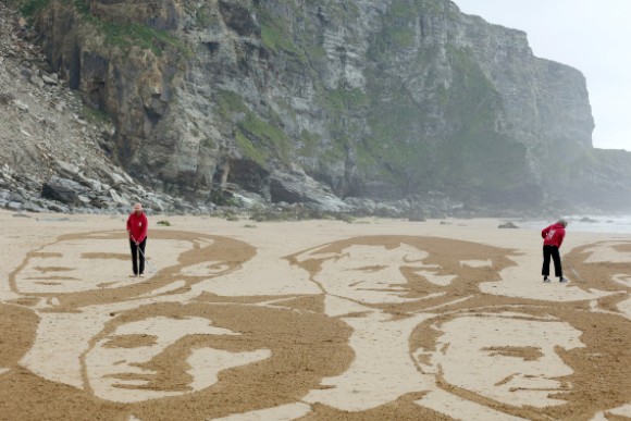 Sand portraits of Macron