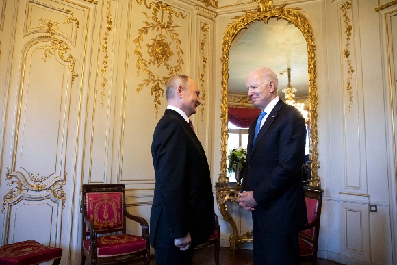 Russian President Vladimir Putin and President Biden in Geneva