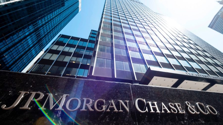 A sign with the name JP Morgan Chase and Co under the company's headquarter building