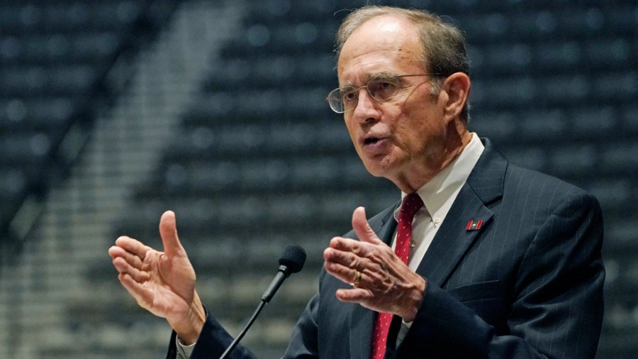 Lt. Gov. Delbert Hosemann addresses business leaders at the Mississippi Economic Council's annual "Hobnob Mississippi" in October