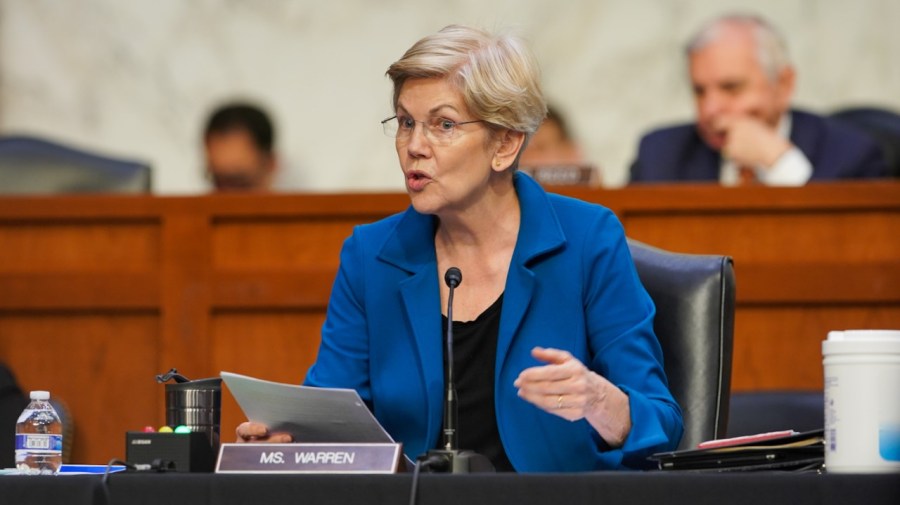 Sen. Elizabeth Warren (D-Mass.) questions Federal Reserve Chairman Jerome Powell during a Senate Banking, Housing, and Urban Affairs Committee hearing for the Semiannual Monetary Policy Report to Congress on Wednesday, June 22, 2022.