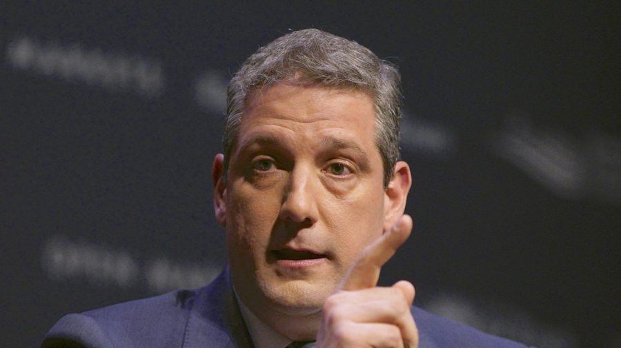 Then-Representative Tim Ryan points his finger while speaking.