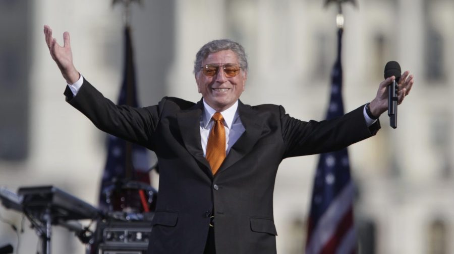 Singer Tony Bennett reacts to the crowd during a performance on the National Mall in Washington in 2010.