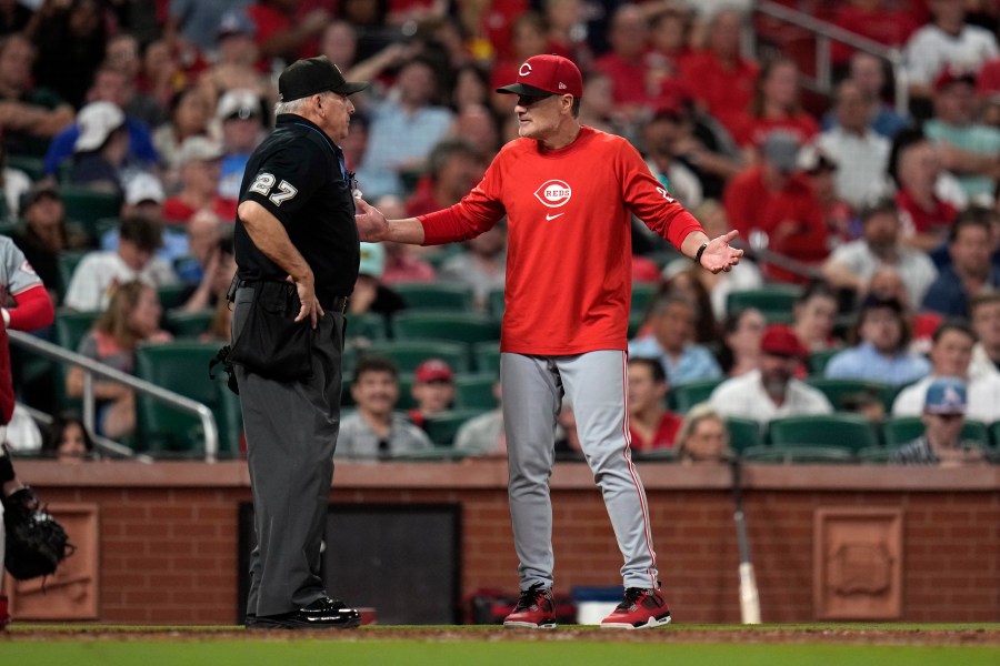 FILE - Cincinnati Reds manager David Bell, right, argues after being ejected by home plate umpire Larry Vanover, left, during the sixth inning of a baseball game against the St. Louis Cardinals, Sept. 10, 2024, in St. Louis. (AP Photo/Jeff Roberson, File)