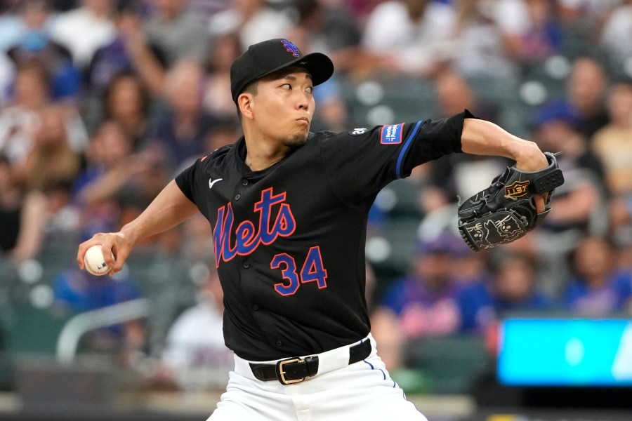 FILE - New York Mets' Kodai Senga pitches during the first inning of a baseball game against the Atlanta Braves, July 26, 2024, in New York. (AP Photo/Pamela Smith, File)